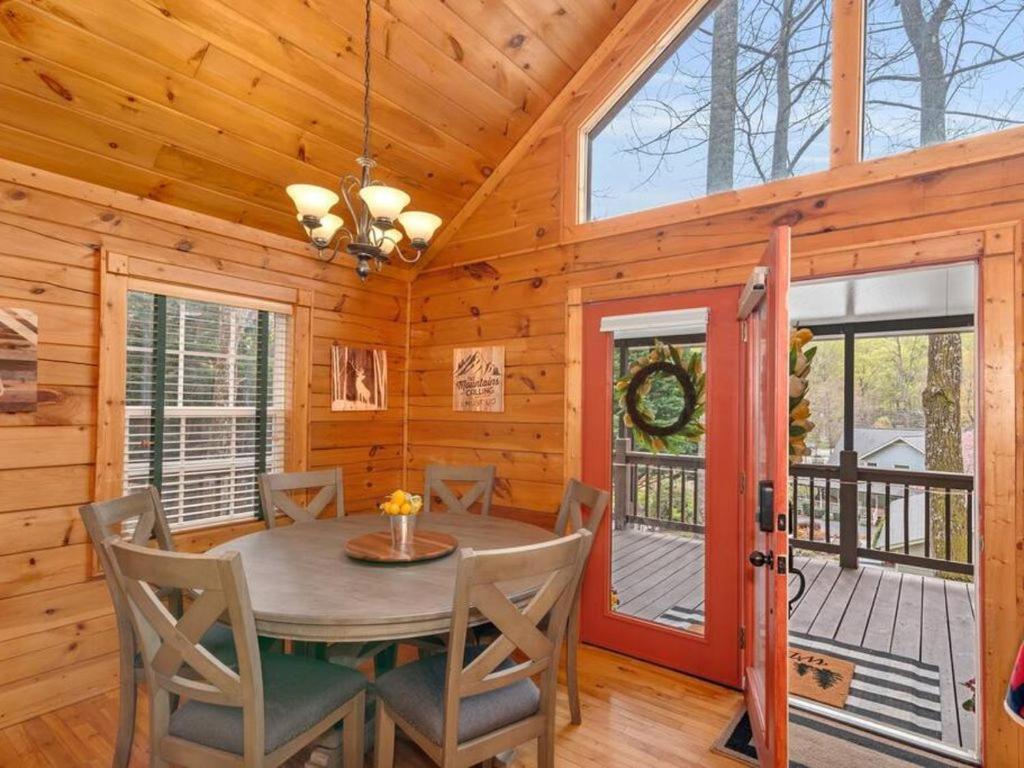 Soco Serene Cabin In The Heart Of Maggie Valley Exterior foto