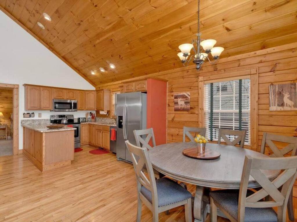 Soco Serene Cabin In The Heart Of Maggie Valley Exterior foto