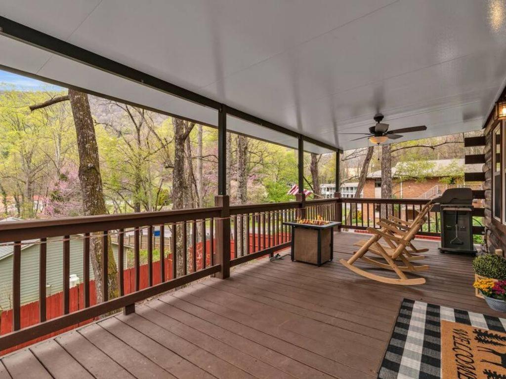 Soco Serene Cabin In The Heart Of Maggie Valley Exterior foto